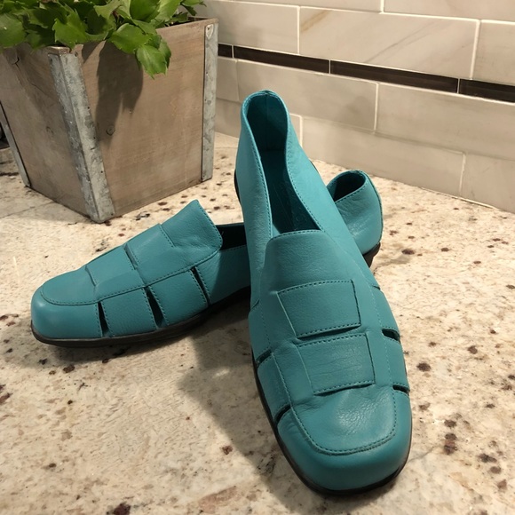AEROSOLES Shoes - Aerology by Aerosole Slots of Fun loafer size 10